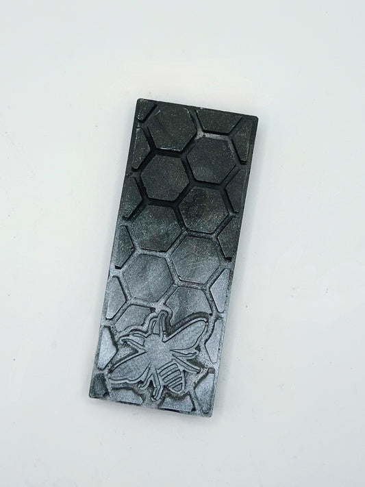 BLACK MAGIC BEESWAX SNAP BAR